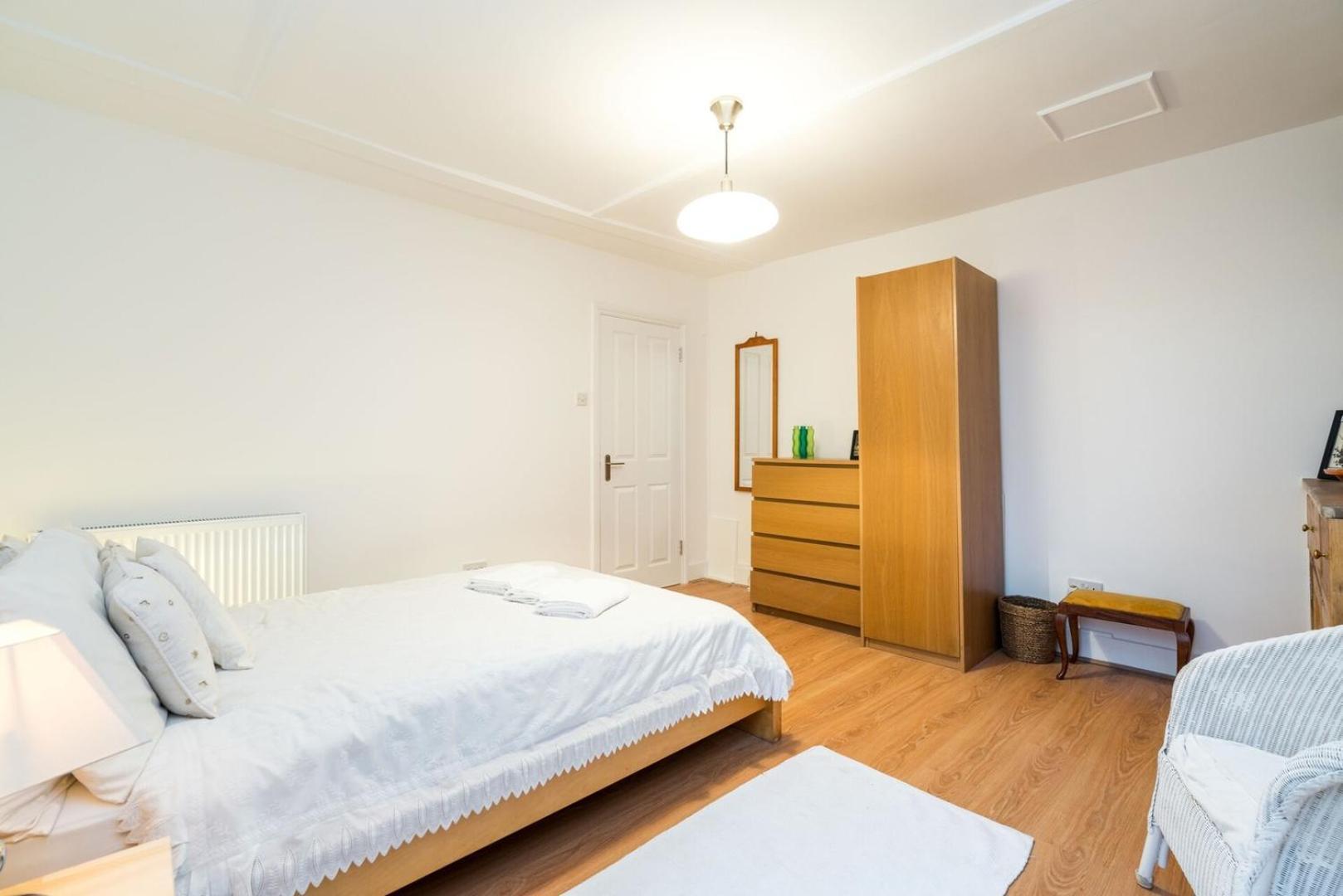 New Stylish 1 Bedroom Flat With Garden Лондон Экстерьер фото