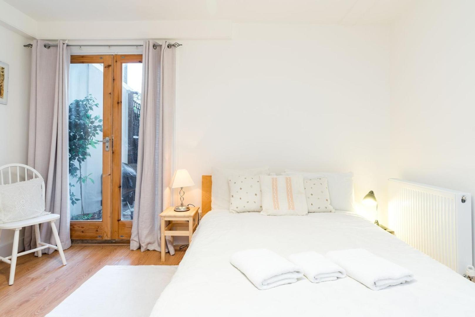New Stylish 1 Bedroom Flat With Garden Лондон Экстерьер фото