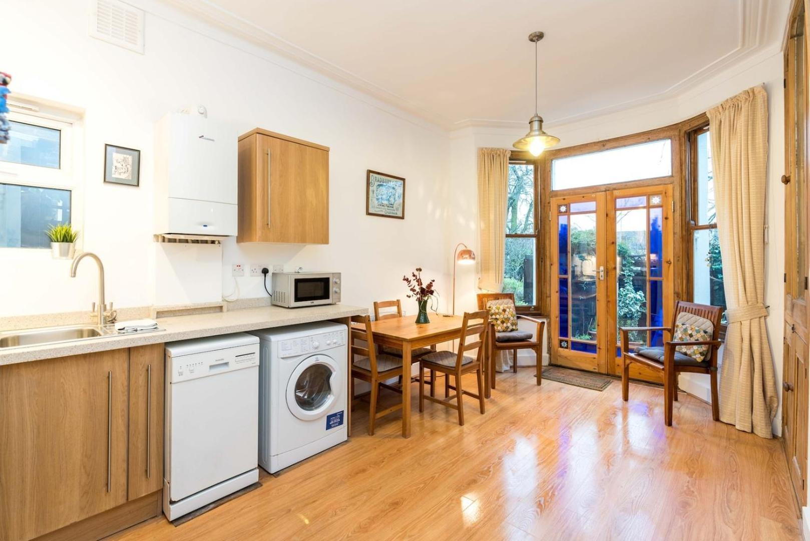 New Stylish 1 Bedroom Flat With Garden Лондон Экстерьер фото